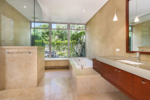 Modern Bathroom designed by Cactus, Inc.